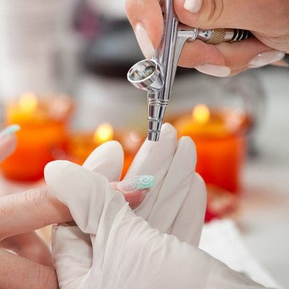 Airbrush seminar with basic equipment